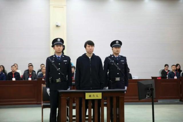 开云体育app官网-李铁一审当庭认罪悔罪 五项罪名涉案金额过亿