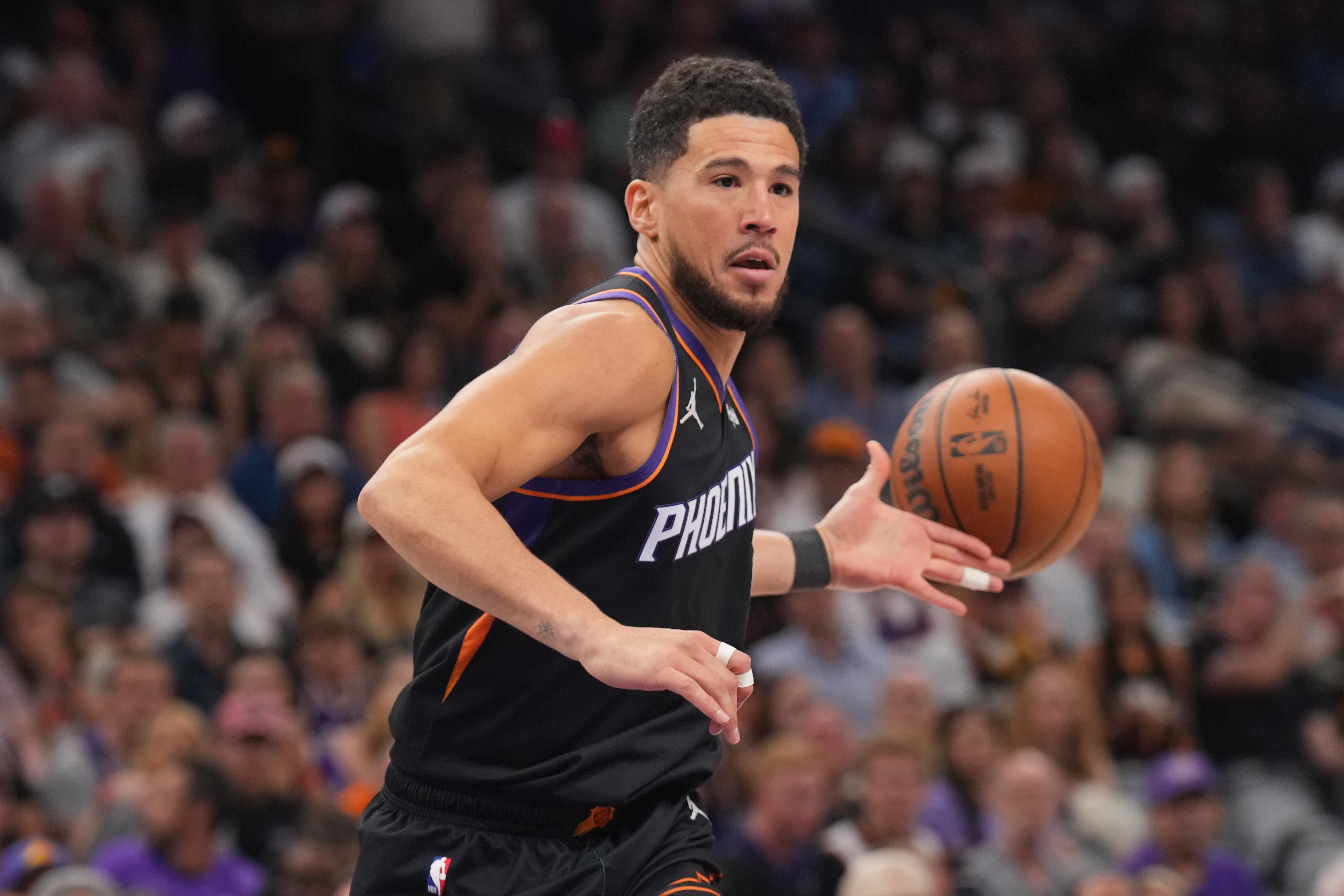 开云体育app官网-尽力了！布克16中8空砍34分3板7助1断 罚球19中16